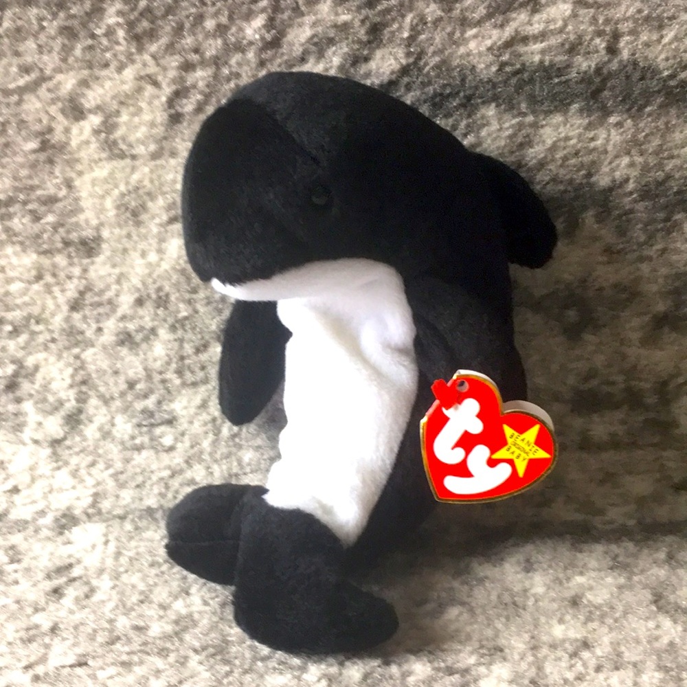 TY Beanie Baby - Waves the Orca Whale.